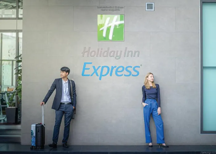 Express Soi Soonvijai By Ihg 4*