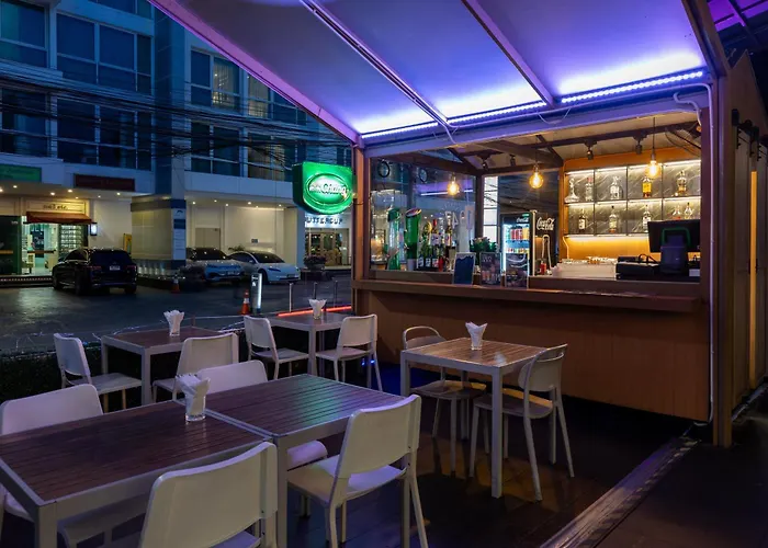 Express Soi Soonvijai By Ihg Hotel 4*
